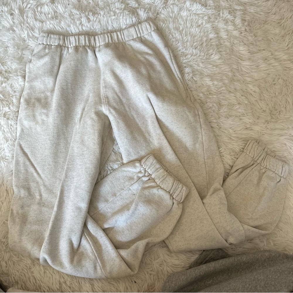 Brandy Melville sweatpants RARE!!
